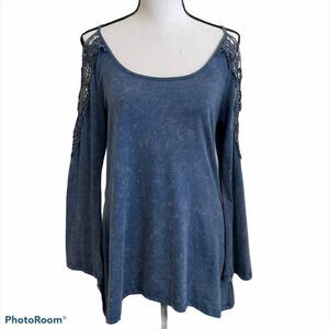 RSMR Cold Shoulder Cotton Crochet Detail Top-M‎